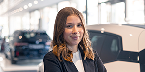 Kelly Steinwedel - Automobilkauffrau in Ausbildung